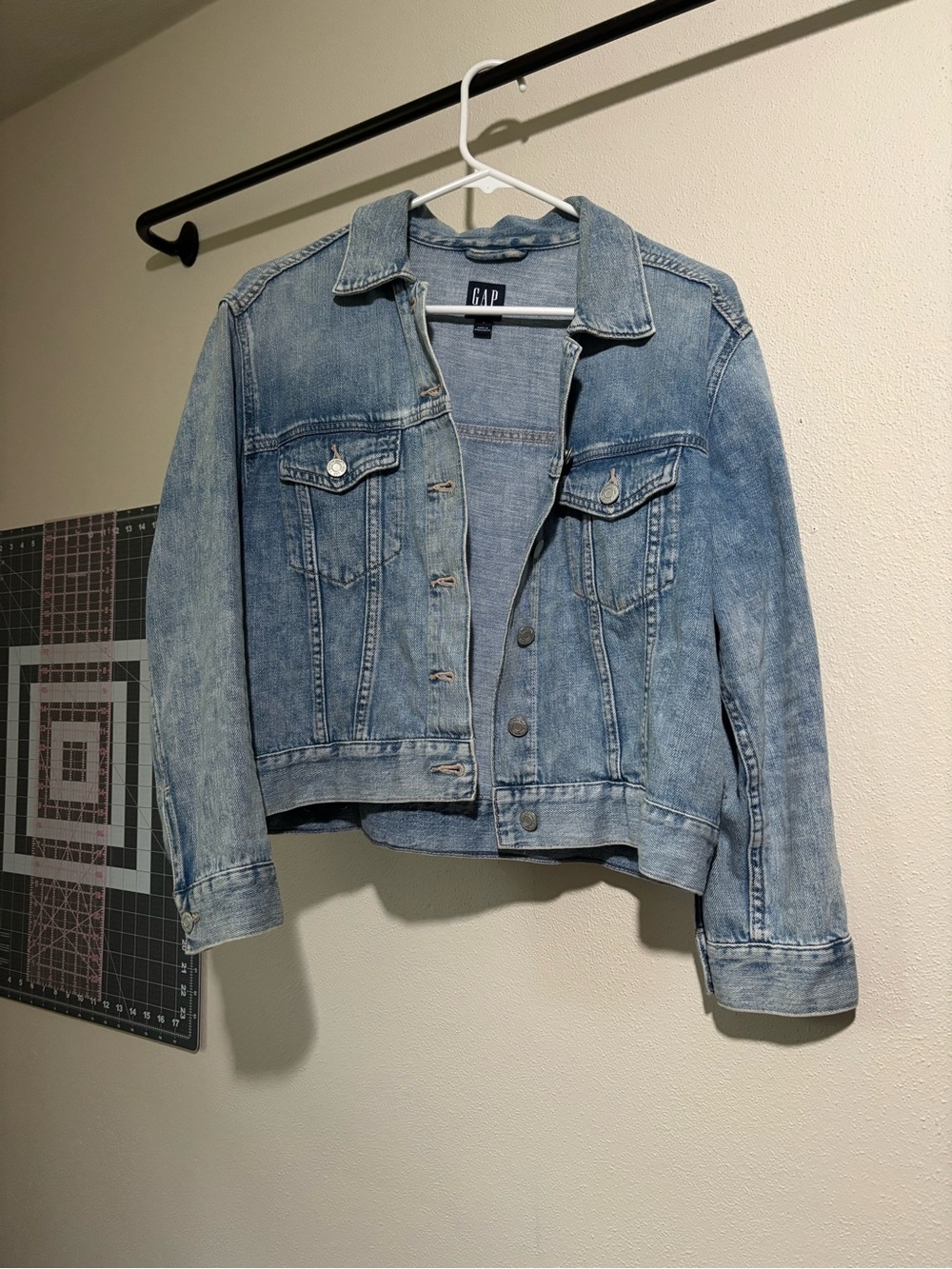 GAP Women's Light Blue Cropped Denim Jacket